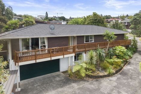 Photo of property in 31 Calman Place, Chatswood, Auckland, 0626