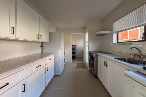 Photo of property in 1/725 Beach Road, Browns Bay, Auckland, 0630