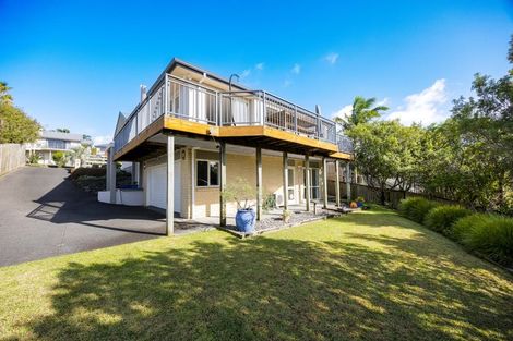 Photo of property in 30 Roberta Crescent, Orewa, 0931