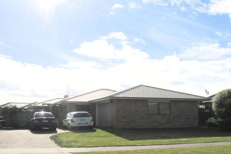 Photo of property in 17 Farringdon Avenue, Rototuna North, Hamilton, 3210