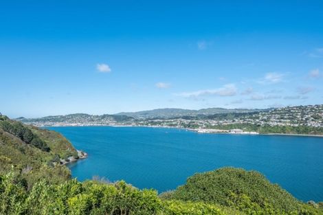 Photo of property in 5 Countess Close, Maupuia, Wellington, 6022