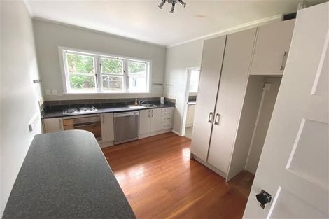 Photo of property in 8 Smith Crescent, Onehunga, Auckland, 1061