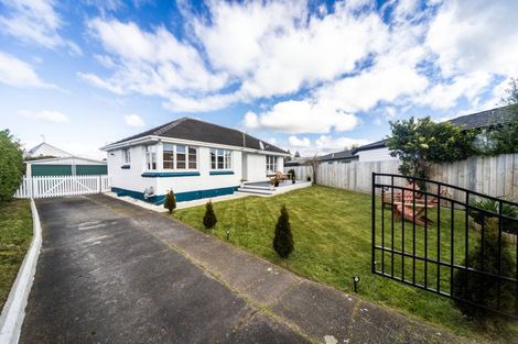 Photo of property in 16 Leicester Street, Terrace End, Palmerston North, 4410