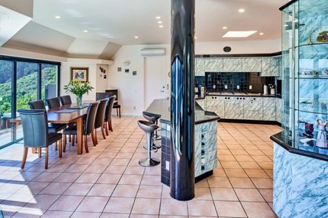 Photo of property in 15 Countess Close, Maupuia, Wellington, 6022