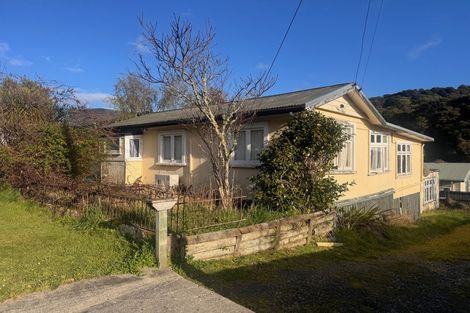 Photo of property in 62 Hampden Street, Picton, 7220