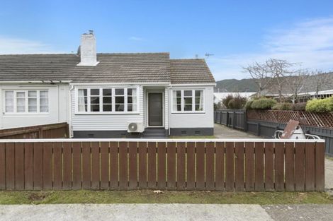 Photo of property in 4 Treadwell Street, Naenae, Lower Hutt, 5011