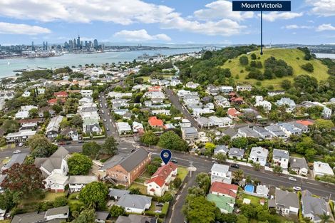 Photo of property in 2/2a Domain Street, Devonport, Auckland, 0624