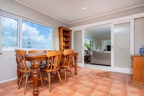 Photo of property in 10 Woodcote Drive, Glenfield, Auckland, 0629