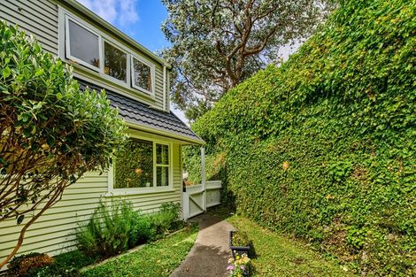 Photo of property in 46 Homewood Crescent, Karori, Wellington, 6012