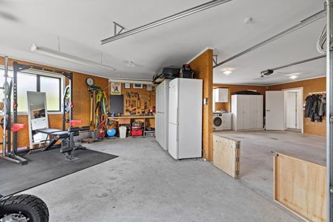 Photo of property in 31 Chestnut Close, Kelvin Grove, Palmerston North, 4414