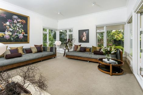 Photo of property in 49b Roland Road, Greenhithe, Auckland, 0632