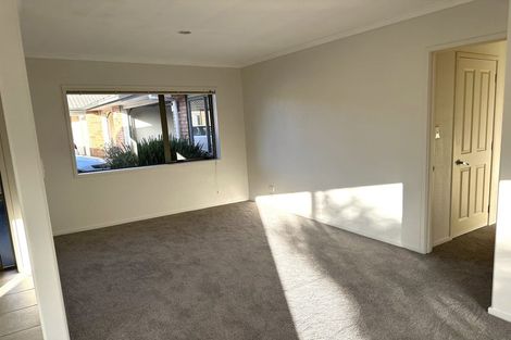 Photo of property in 19 Ballymore Drive, Pinehill, Auckland, 0632