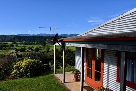 Photo of property in 6 Arapito Road, Karamea, 7893