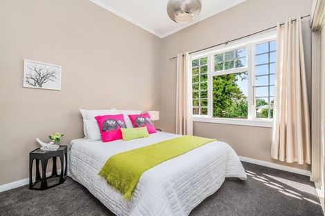 Photo of property in 79 Bridle Path Road, Heathcote Valley, Christchurch, 8022