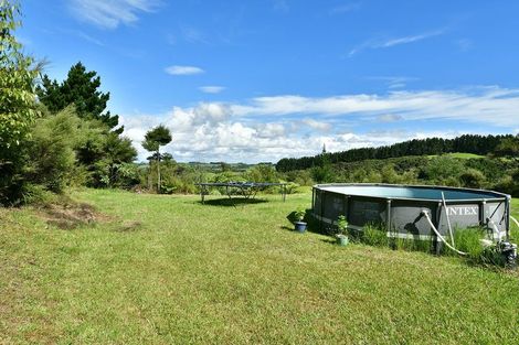 Photo of property in 129 Mcleod Road, South Head, Helensville, 0874