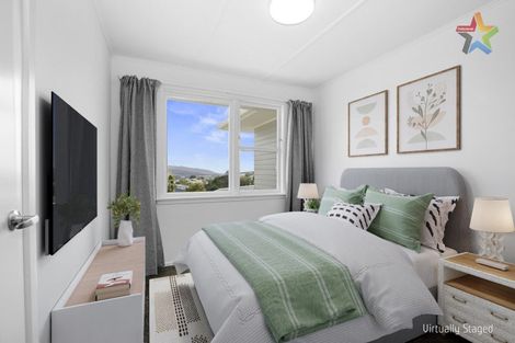 Photo of property in 5 Balmain Street, Newlands, Wellington, 6037