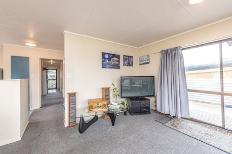 Photo of property in 14a Carson Street, Castlecliff, Whanganui, 4501