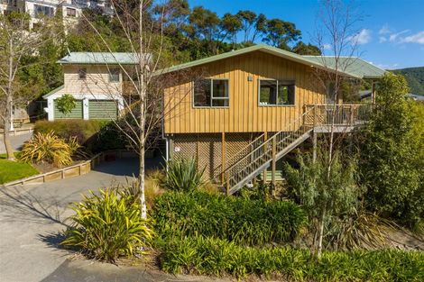 Photo of property in 21 Amelia Crescent, Waikawa, Picton, 7220