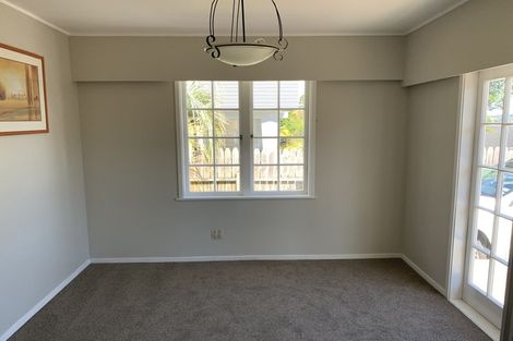 Photo of property in 1 Miltonia Avenue, Te Atatu South, Auckland, 0610