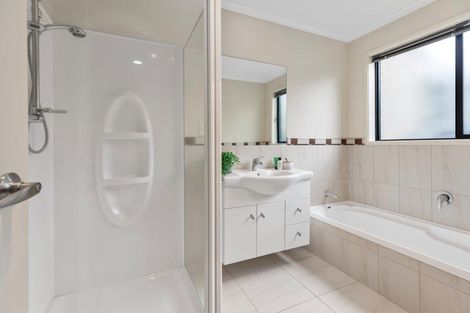 Photo of property in 35 Golden Sands Drive, Papamoa Beach, Papamoa, 3118