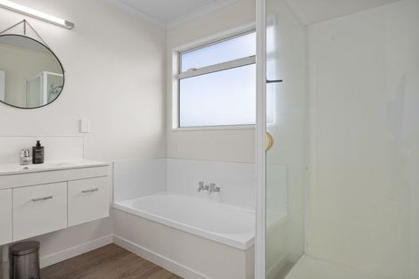 Photo of property in 408a Memorial Avenue, Burnside, Christchurch, 8053