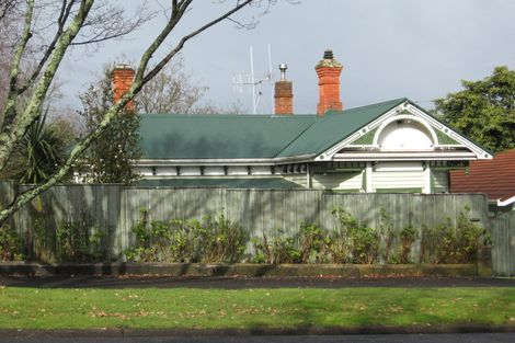 Photo of property in 18 Te Aroha Street, Hamilton East, Hamilton, 3216