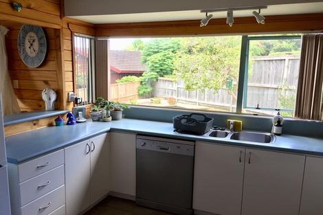 Photo of property in 2/12 Ballini Rise, West Harbour, Auckland, 0618