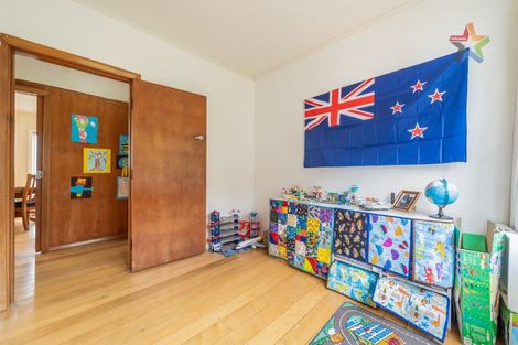 Photo of property in 12 Titiro Moana Road, Korokoro, Lower Hutt, 5012