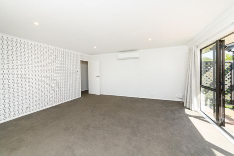 Photo of property in 20 Colonial Place, Kelvin Grove, Palmerston North, 4414