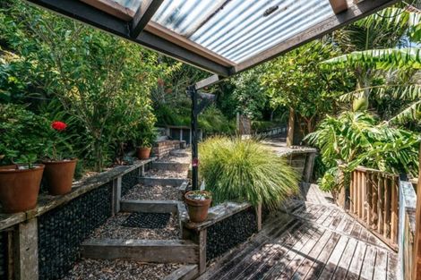 Photo of property in 33 Belle Terrace, Waiheke Island, 1971