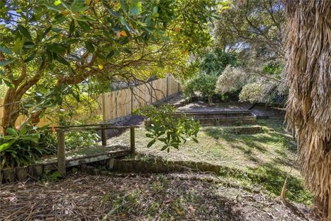 Photo of property in 1/8 Long Street, Torbay, Auckland, 0630