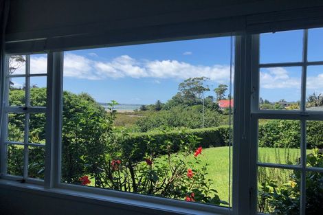 Photo of property in 12 Dowling Place, Pakuranga, Auckland, 2010