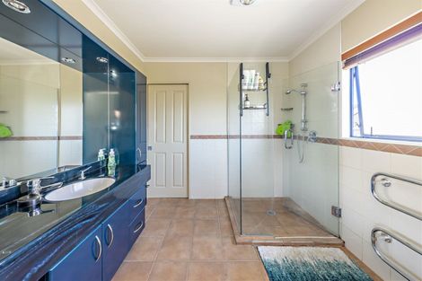 Photo of property in 6 Dawood Place, The Gardens, Auckland, 2105