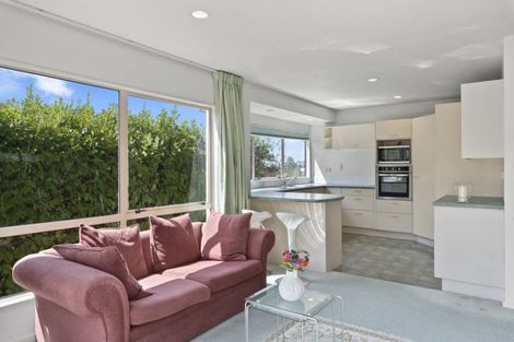 Photo of property in 2/17 Bevyn Street, Castor Bay, Auckland, 0620