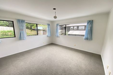 Photo of property in 23a Korotaha Terrace, Rothesay Bay, Auckland, 0630