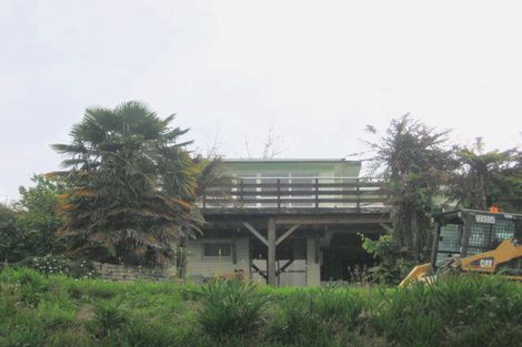 Photo of property in 32 Omokoroa Road, Omokoroa, 3114