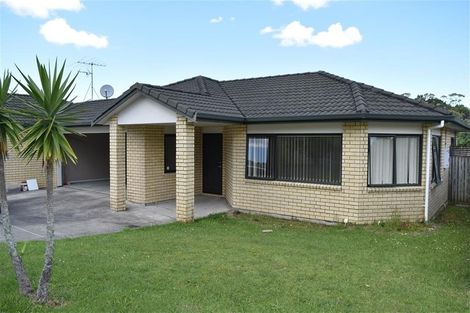 Photo of property in 9 Ballintra Close, Pinehill, Auckland, 0632