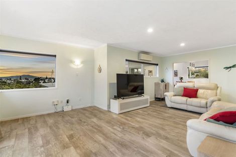 Photo of property in 1/31a Bevyn Street, Castor Bay, Auckland, 0620