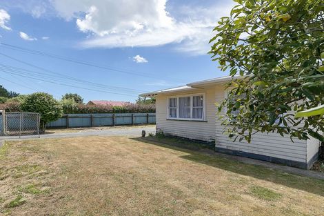Photo of property in 19 Cardiff Crescent, Cannons Creek, Porirua, 5024