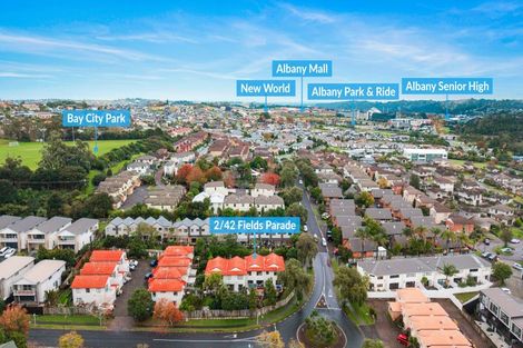 Photo of property in 6/42 Fields Parade, Oteha, Auckland, 0632