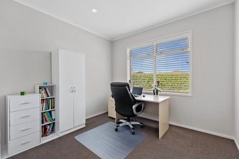 Photo of property in 1 Kapuka Street, Papamoa Beach, Papamoa, 3118