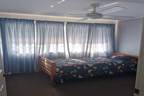 Photo of property in 4 Fieldstone Court, Northpark, Auckland, 2013