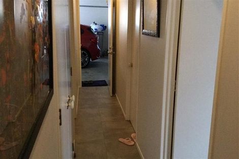 Photo of property in 2/7 Bernie Edwards Place, Botany Downs, Auckland, 2010