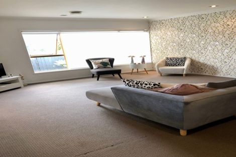 Photo of property in 2/32 Merani Street, Narrow Neck, Auckland, 0622