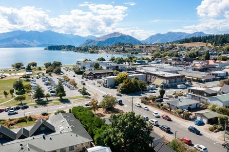 Photo of property in 33 Dungarvon Street, Wanaka, 9305