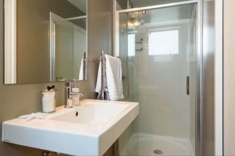 Photo of property in 43 Tiketike Way, Brooklyn, Wellington, 6021