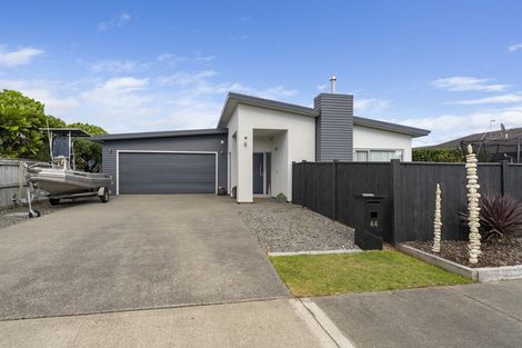 Photo of property in 44 Kotuku Drive, Paraparaumu Beach, Paraparaumu, 5032
