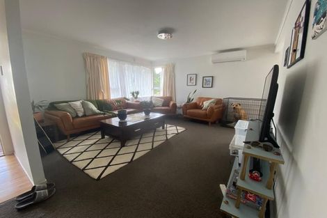 Photo of property in 34 Claverdon Drive, Massey, Auckland, 0614