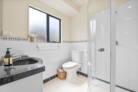 Photo of property in 11 Fairchild Avenue, Goodwood Heights, Auckland, 2105