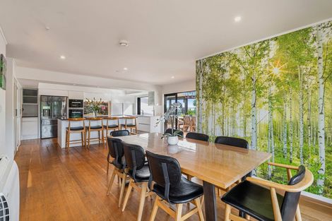 Photo of property in 143 Whangaparaoa Road, Red Beach, 0932